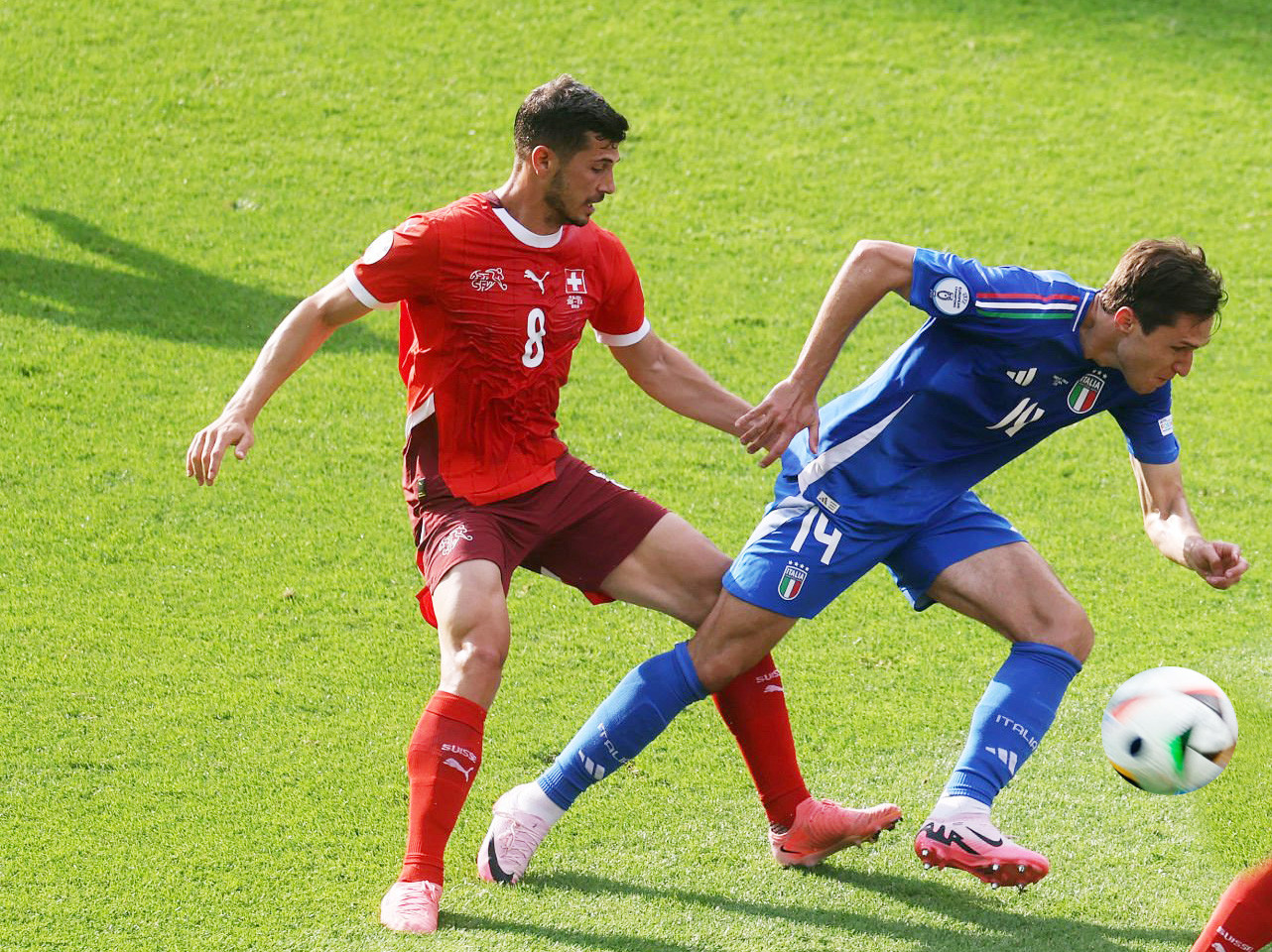 Thụy Sỹ gây sốc, loại nhà đương kim vô địch Italia với chiến thắng 2-0 ảnh 24 Thụy Sỹ gây sốc, loại nhà đương kim vô địch Italia với chiến thắng 2-0 ảnh 24