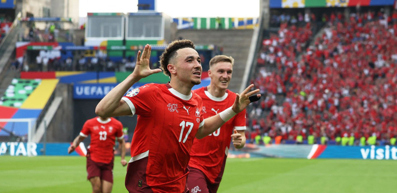 Thụy Sỹ gây sốc, loại nhà đương kim vô địch Italia với chiến thắng 2-0 ảnh 20 Thụy Sỹ gây sốc, loại nhà đương kim vô địch Italia với chiến thắng 2-0 ảnh 20