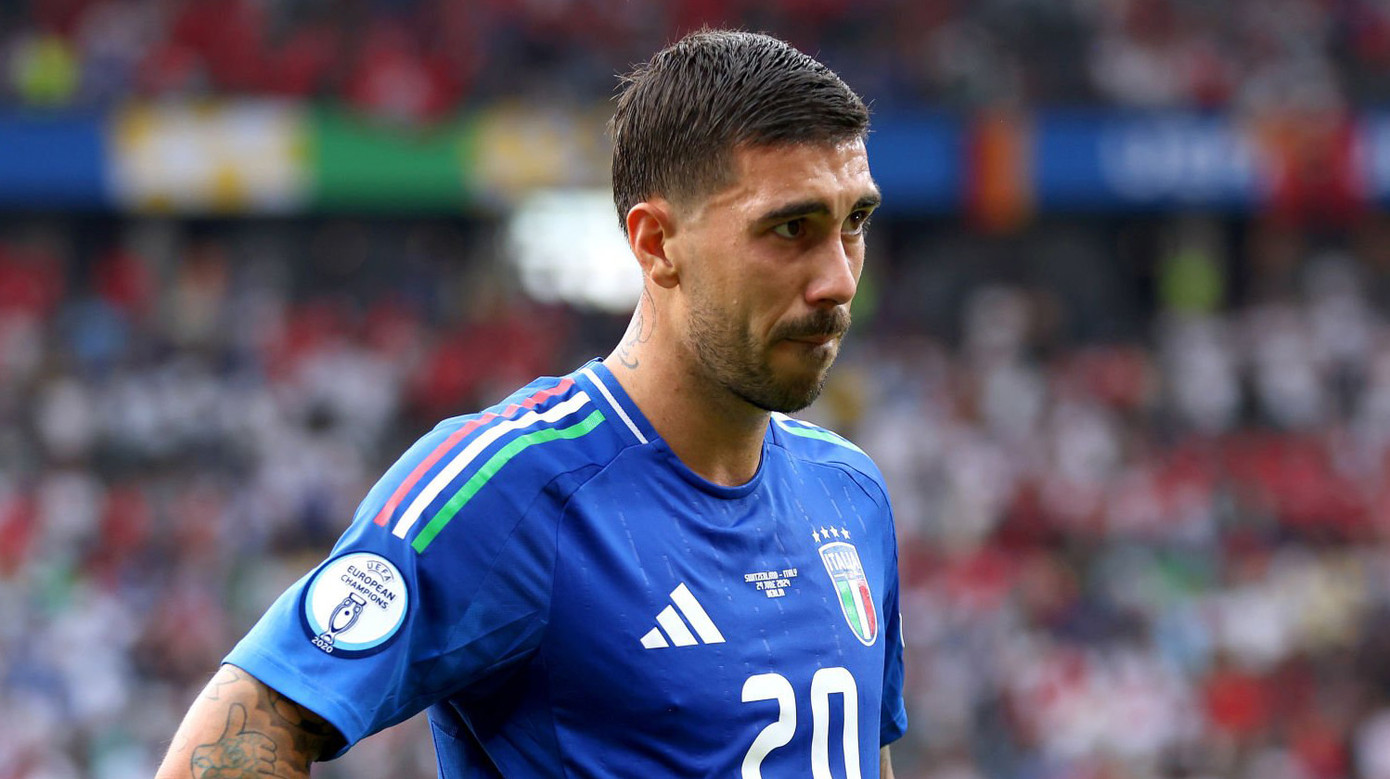 Italia chỉ sút được đúng 1 lần trong hiệp 1 trận gặp Thụy Sỹ