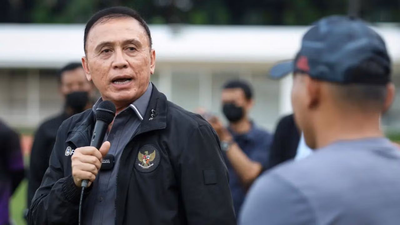 Ông Iriawan, chủ tịch LĐBĐ Indonesia Ông Iriawan, chủ tịch LĐBĐ Indonesia