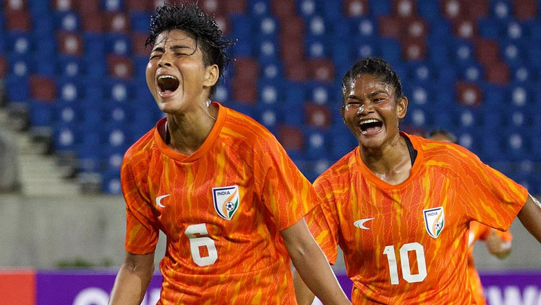 Ấn Độ giành thắng lợi khó tin để loại Thái Lan