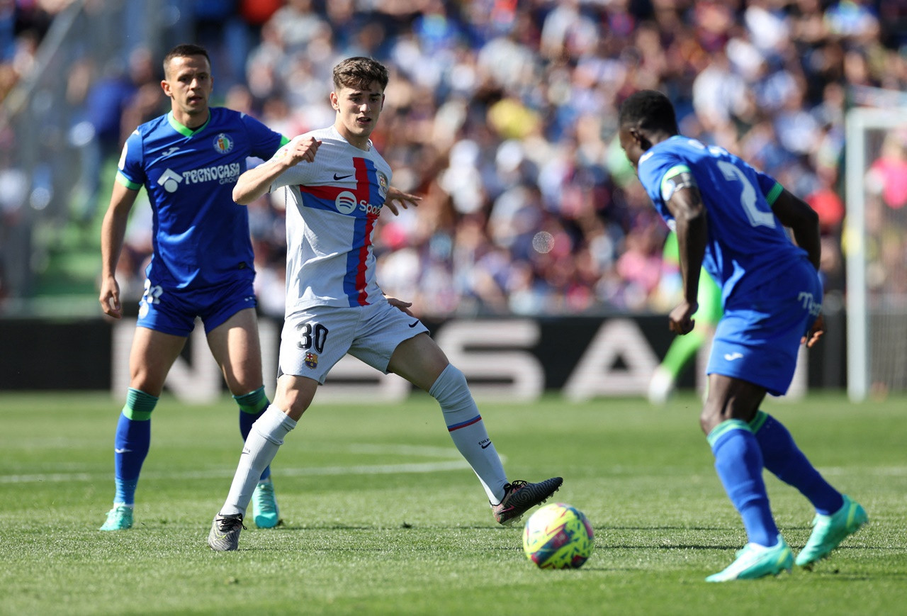 Gavi đủ trưởng thành để "cân" tuyến giữa Barca Gavi đủ trưởng thành để "cân" tuyến giữa Barca