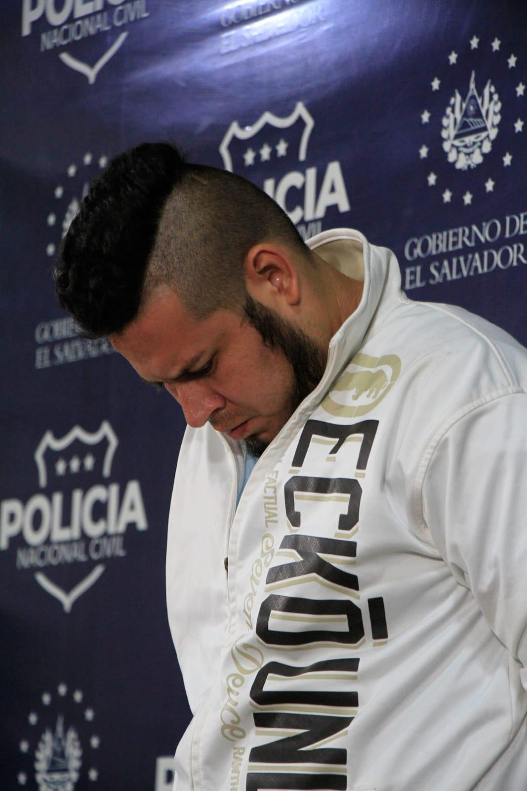 Kẻ bị bắt đầu tiên trong vụ này: Juan Manuel Cruz Lorenzana