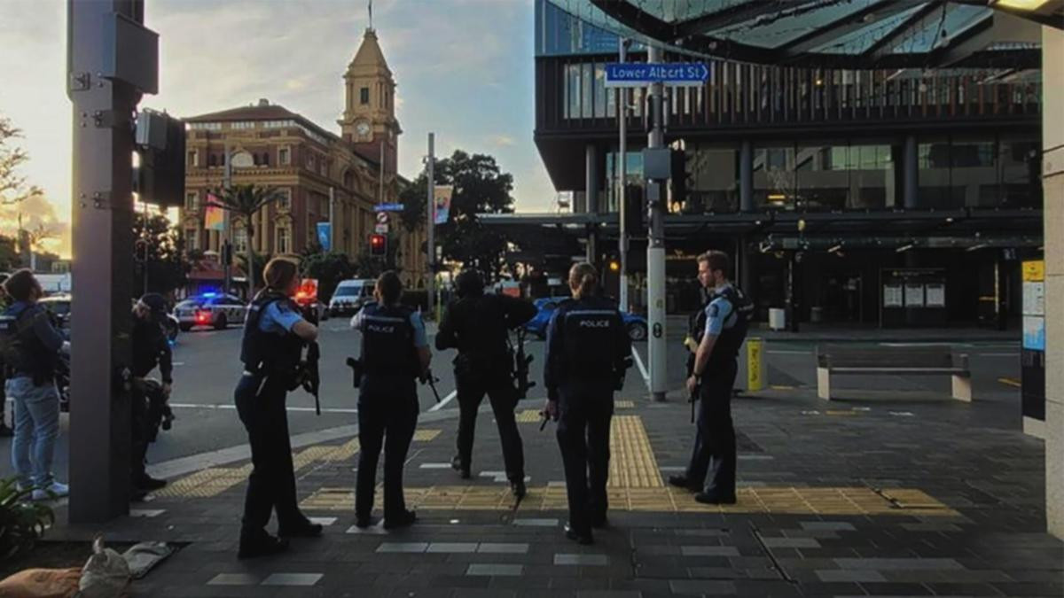 Cảnh sát tại hiện trường Cảnh sát tại hiện trường