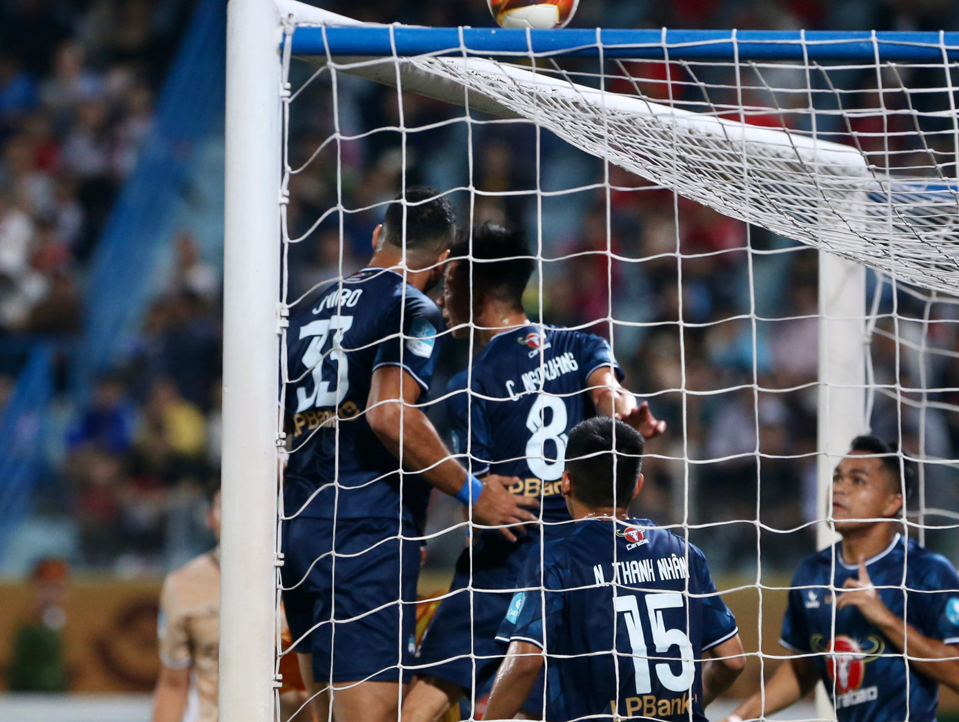 Ngược dòng hạ HAGL 2-1, CAHN hẹn đấu Thể Công Viettel tại vòng 16 đội ảnh 4