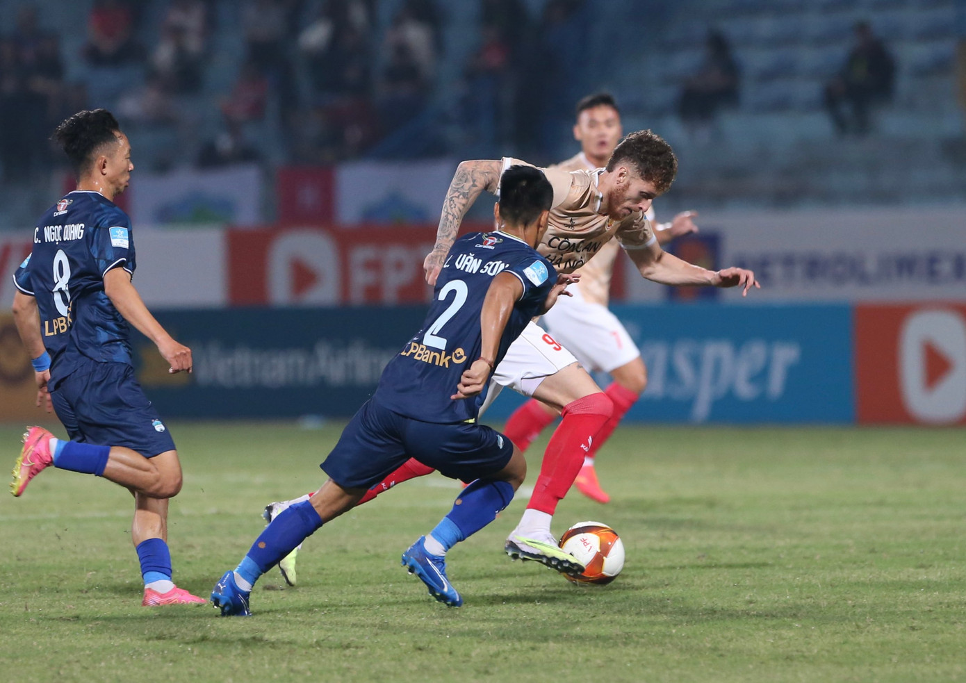 Ngược dòng hạ HAGL 2-1, CAHN hẹn đấu Thể Công Viettel tại vòng 16 đội ảnh 11