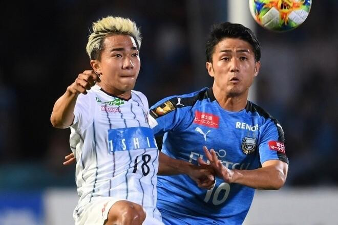 Chanathip trong màu áo Kawasaki Frontale