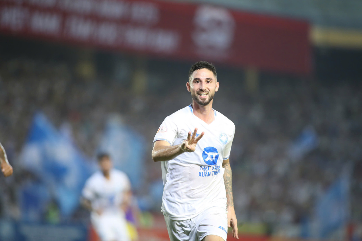 Nam Định gieo sầu cho Hà Nội, bứt phá trong cuộc đua vô địch ảnh 34