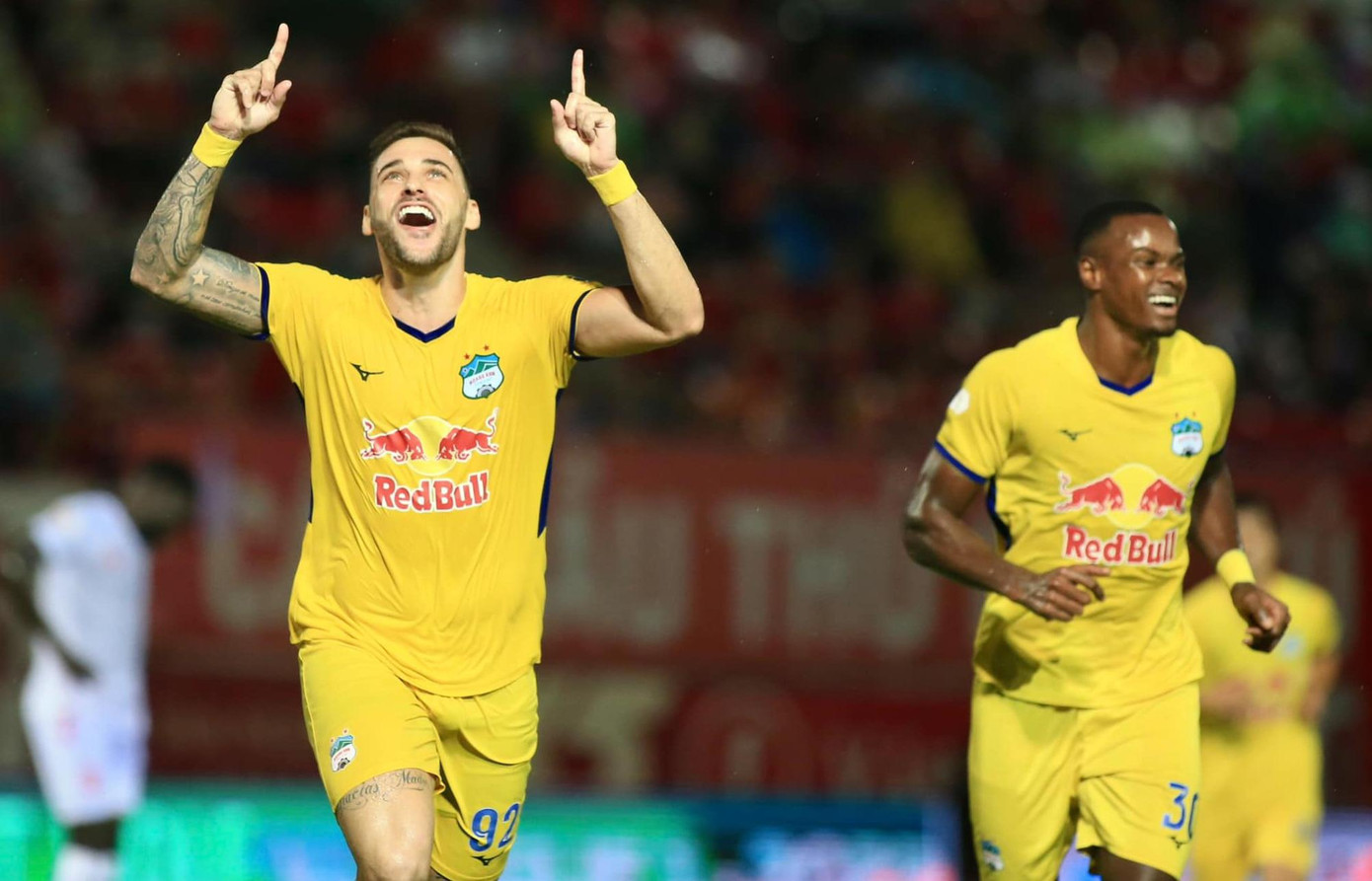 Hiếm khi người ta thấy HAGL được ăn mừng chiến thắng trong hơn 1 tháng qua Hiếm khi người ta thấy HAGL được ăn mừng chiến thắng trong hơn 1 tháng qua