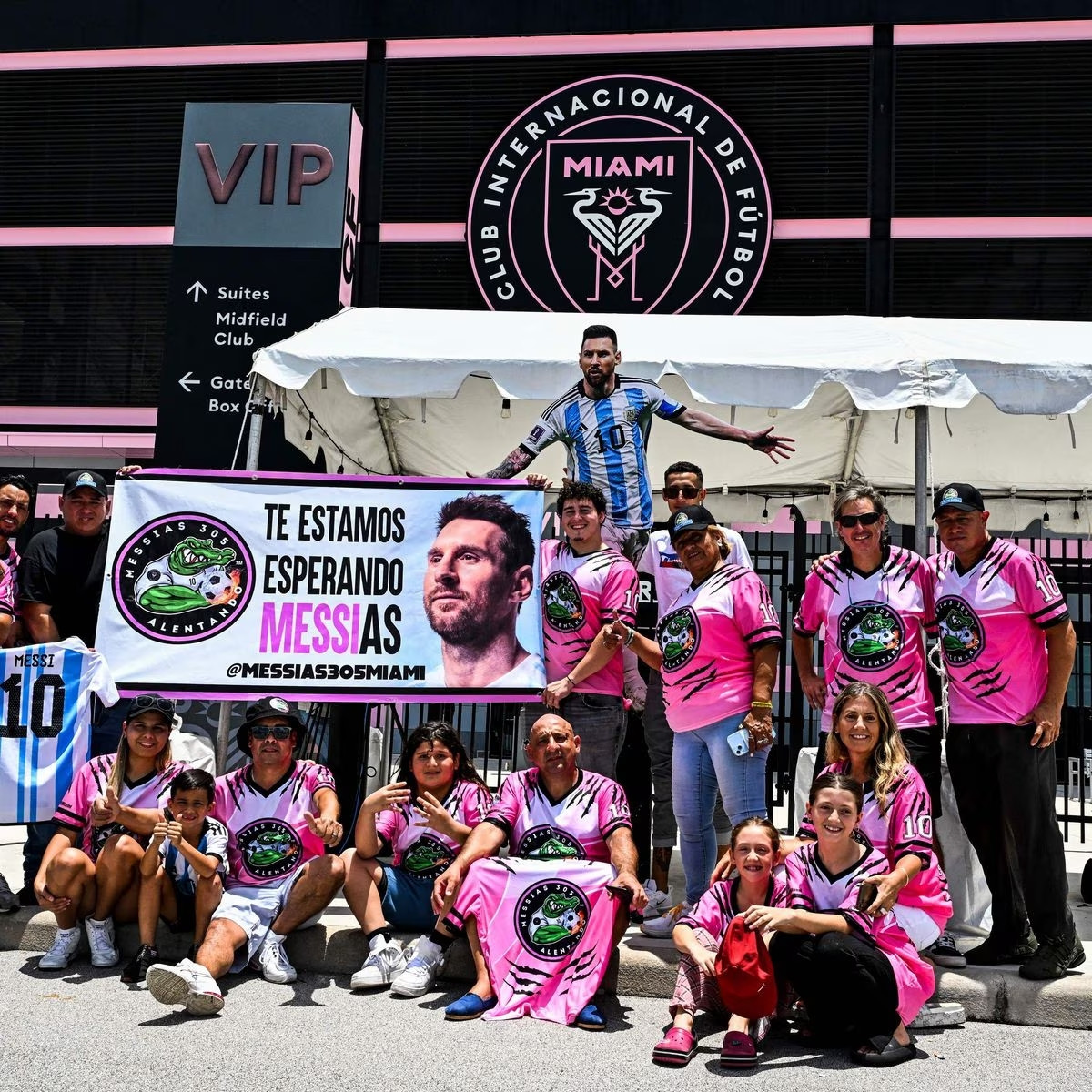 NHM Inter Miami đang háo hức xem Messi dưới màu áo mới NHM Inter Miami đang háo hức xem Messi dưới màu áo mới