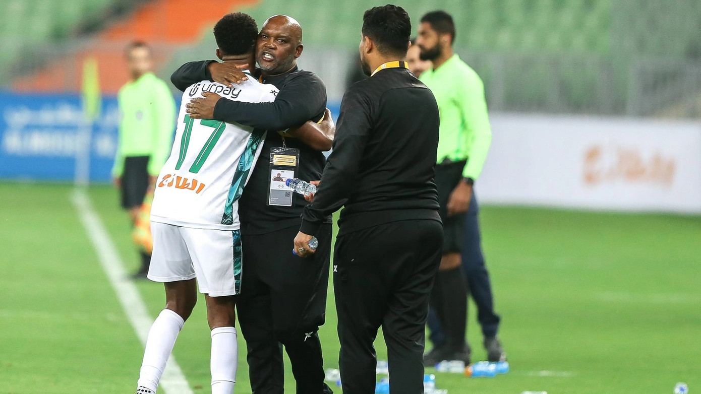 HLV Pitso Mosimane làm việc không lương trong nhiều tháng qua