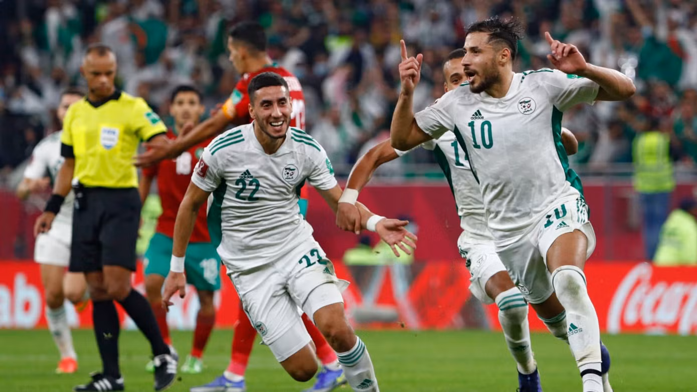 Belaili (số 10) ghi bàn loại Qatar ở bán kết vào phút bù giờ thứ... 17