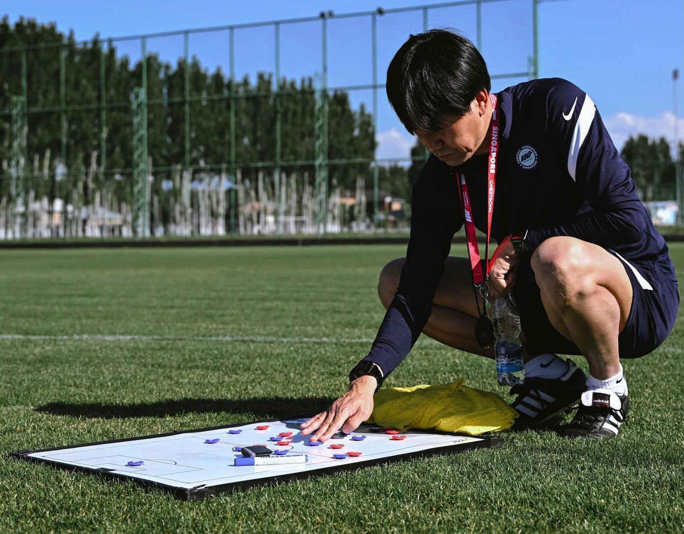 HLV tuyển Singapore sẽ phải điều chỉnh rất nhiều cho trận tới HLV tuyển Singapore sẽ phải điều chỉnh rất nhiều cho trận tới