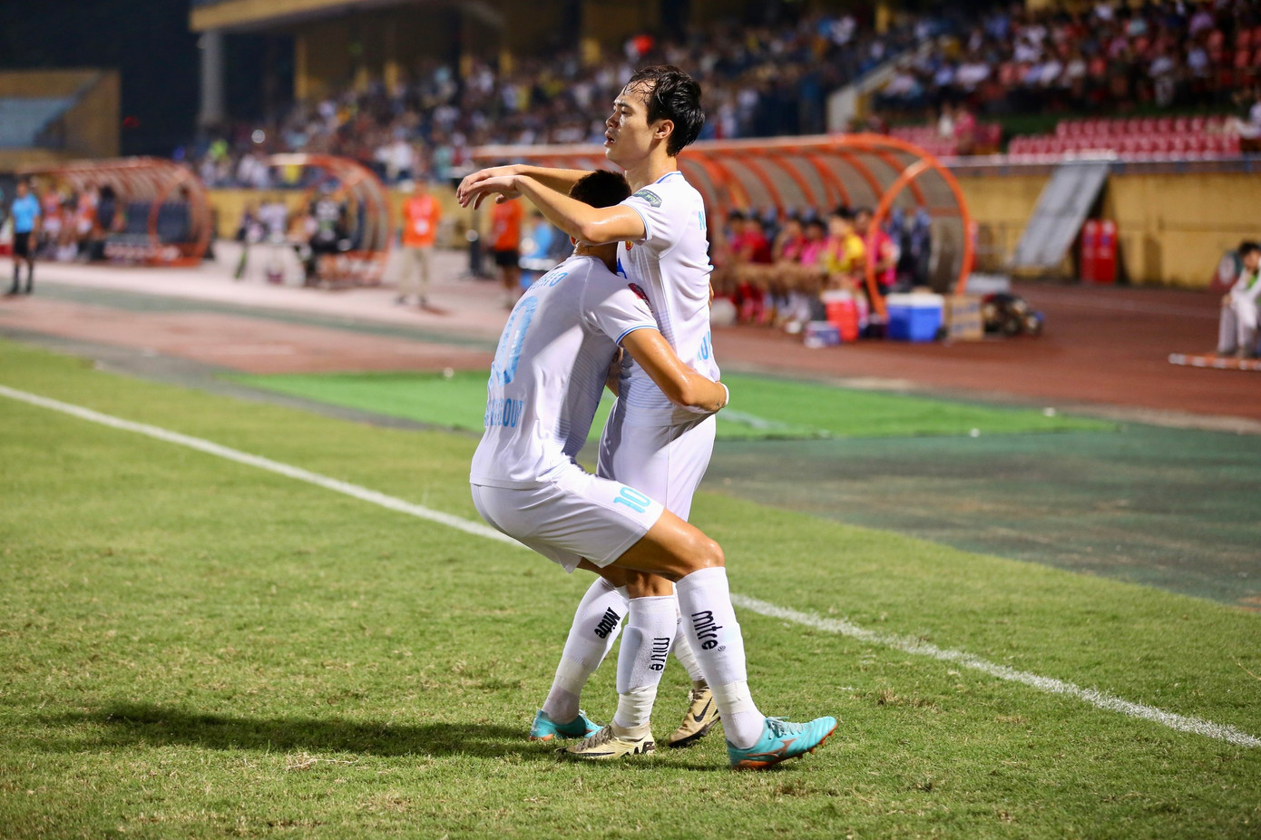 Thắng ngược CAHN, Thép Xanh Nam Định giữ vững ngôi đầu bảng V-League 2023/24 ảnh 12 Thắng ngược CAHN, Thép Xanh Nam Định giữ vững ngôi đầu bảng V-League 2023/24 ảnh 12