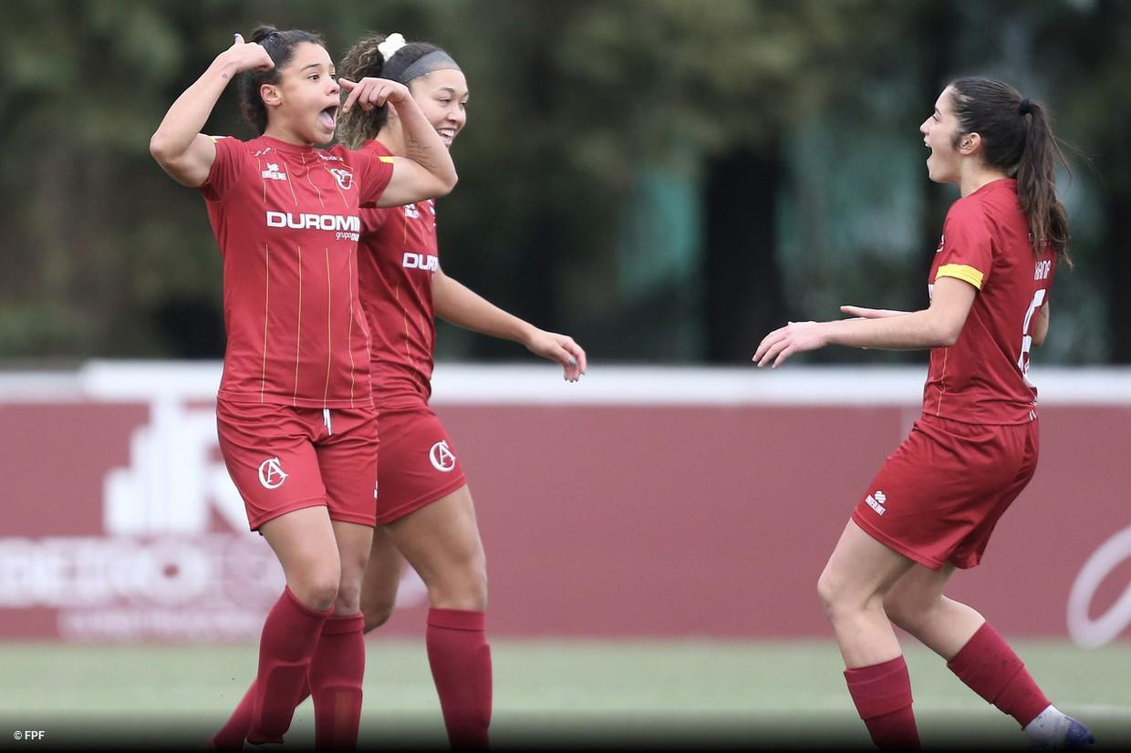 Albergaria thắng ngược Lank để tạm thoát hiểm Albergaria thắng ngược Lank để tạm thoát hiểm