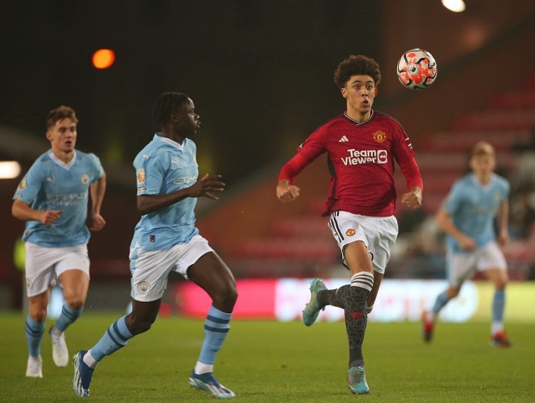 Wheatley trong màu áo đội U18 MU Wheatley trong màu áo đội U18 MU