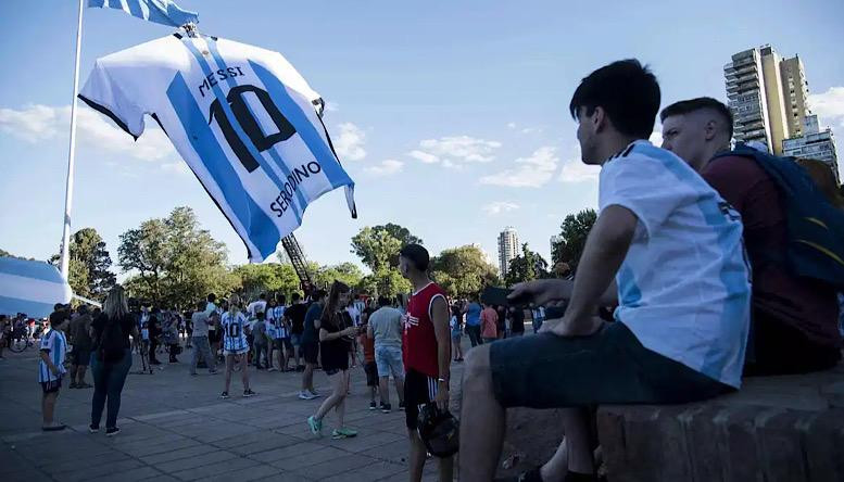 Nhiều CĐV Argentina gặp nạn do quá khích