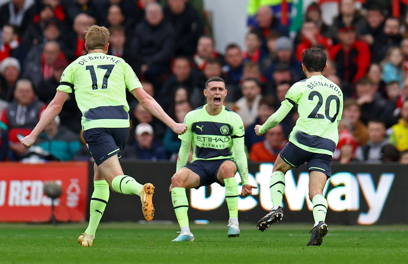 Bị Nottingham chia điểm, Man City mất ngôi đầu về lại tay Arsenal ảnh 13 Bị Nottingham chia điểm, Man City mất ngôi đầu về lại tay Arsenal ảnh 13