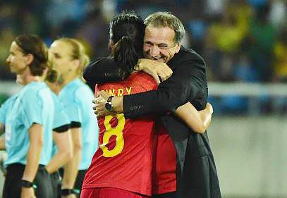 HLV Bruno Bini khi còn dẫn dắt ĐT nữ Trung Quốc HLV Bruno Bini khi còn dẫn dắt ĐT nữ Trung Quốc