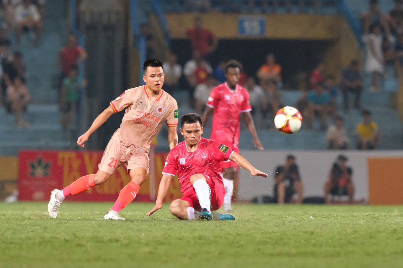 Hải Phòng gây sốc ở Hàng Đẫy, đánh bại CAHN 2-0 ảnh 30 Hải Phòng gây sốc ở Hàng Đẫy, đánh bại CAHN 2-0 ảnh 30