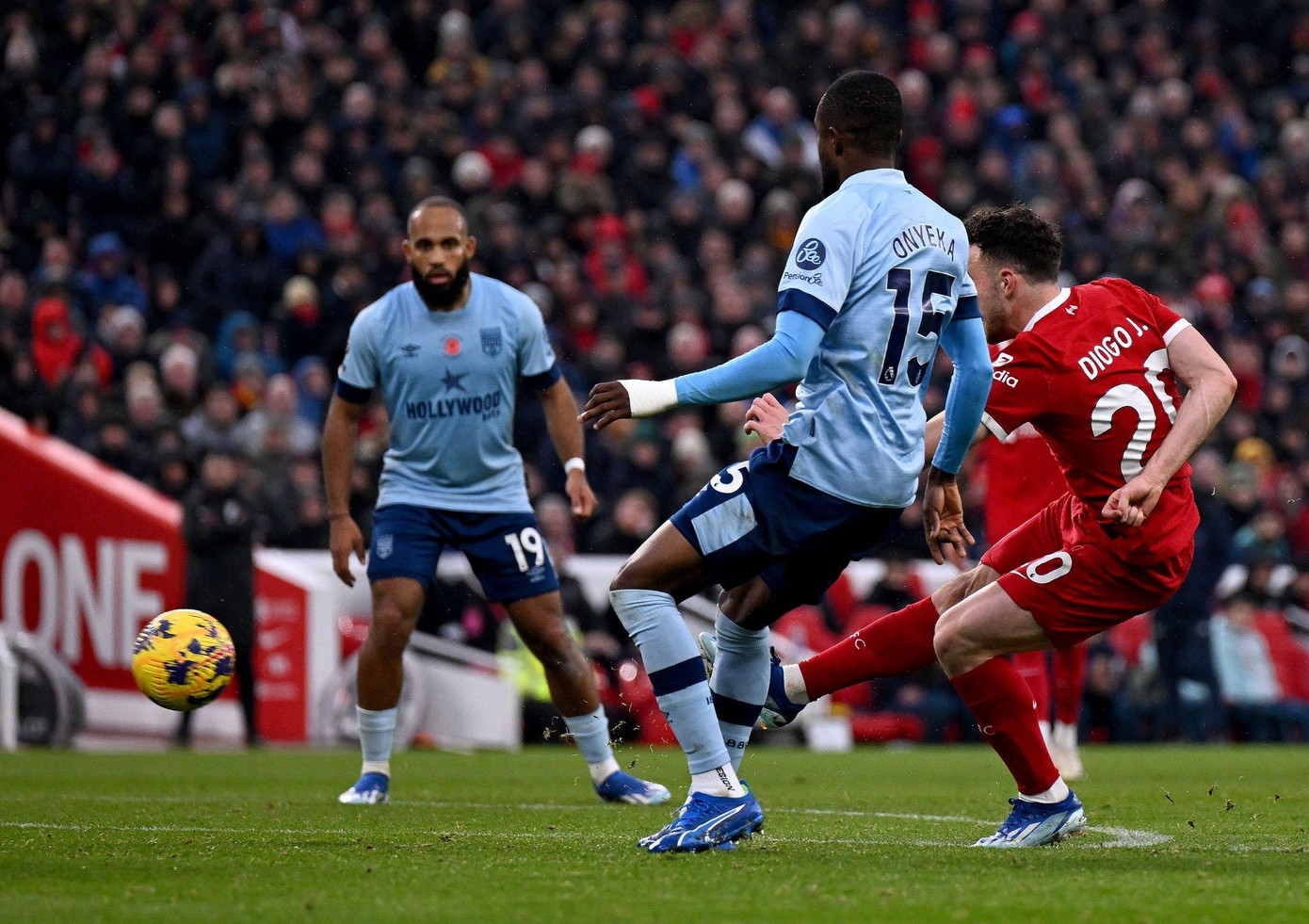 Salah lập cú đúp, Liverpool đại thắng Brentford 3-0 ảnh 17 Salah lập cú đúp, Liverpool đại thắng Brentford 3-0 ảnh 17