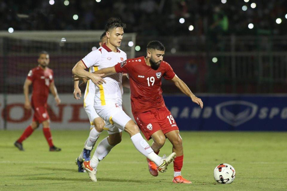 Schmidt đã thi đấu tốt trong trận thắng Afghanistan 2-0 Schmidt đã thi đấu tốt trong trận thắng Afghanistan 2-0