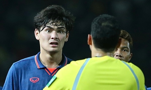 Khemdee từng chia tay bóng đá Thái Lan sau SEA Games 32