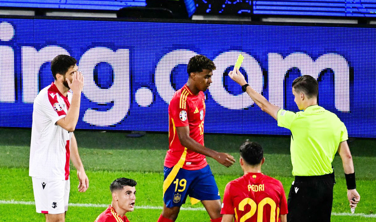 Trọng tài Letexier đã điều hành trận Tây Ban Nha vs Georgia Trọng tài Letexier đã điều hành trận Tây Ban Nha vs Georgia