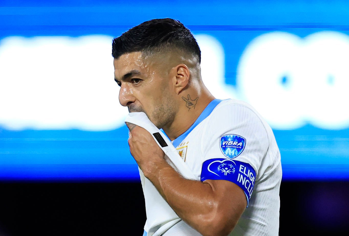 Suarez tỏ rõ gánh nặng tuổi tác