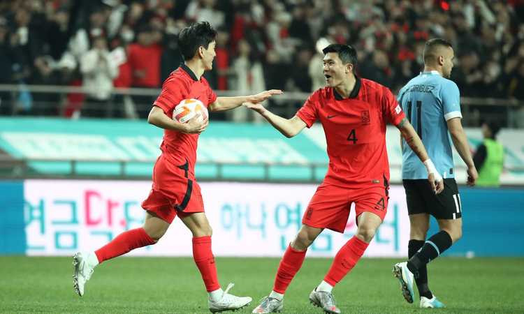 Kim Min-jae được coi là thi đấu không tròn vai ở 2 trận vừa qua Kim Min-jae được coi là thi đấu không tròn vai ở 2 trận vừa qua