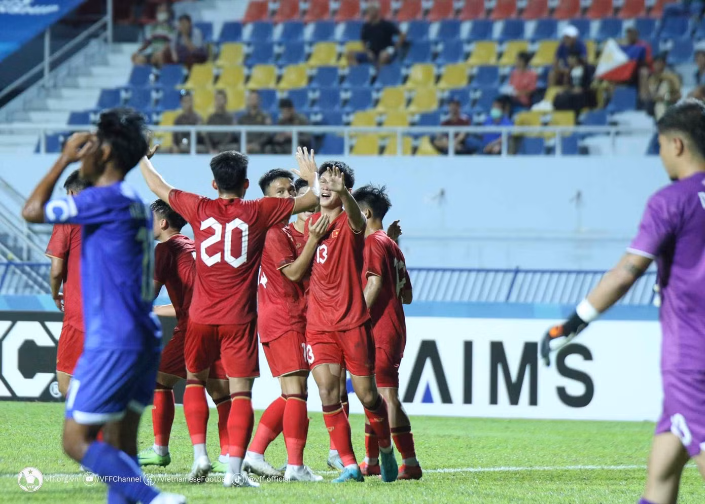 Thắng tối thiểu U23 Philippines, U23 Việt vào bán kết với ngôi đầu ảnh 5 Thắng tối thiểu U23 Philippines, U23 Việt vào bán kết với ngôi đầu ảnh 5