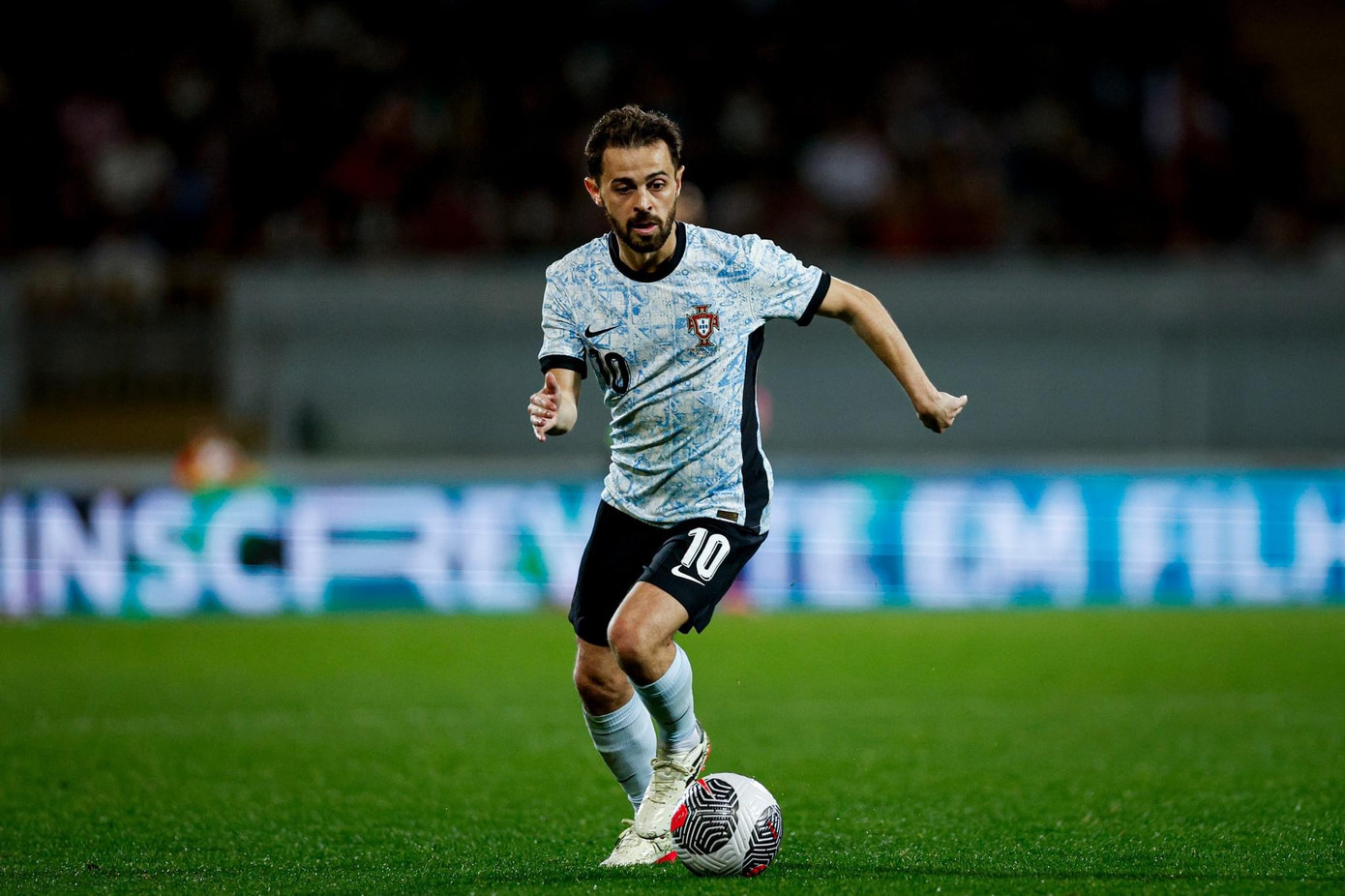 Bernardo Silva và đồng đội hoàn toàn lép vế trong hiệp một Bernardo Silva và đồng đội hoàn toàn lép vế trong hiệp một