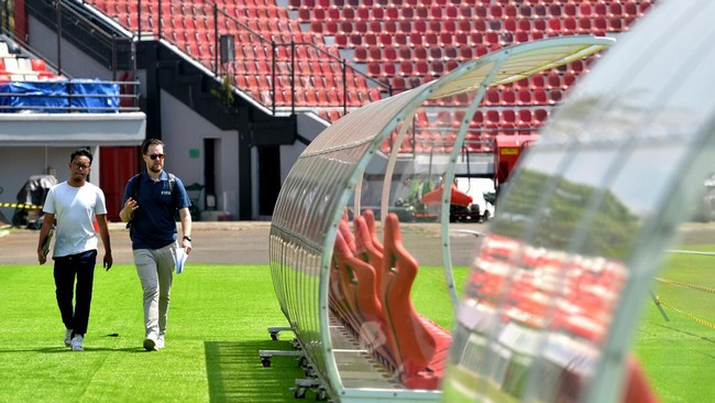 Các sân bóng của Indonesia đều rất sẵn sàng cho ngày tổ chức sự kiện, trước khi họ bị tước quyền đăng cai Các sân bóng của Indonesia đều rất sẵn sàng cho ngày tổ chức sự kiện, trước khi họ bị tước quyền đăng cai