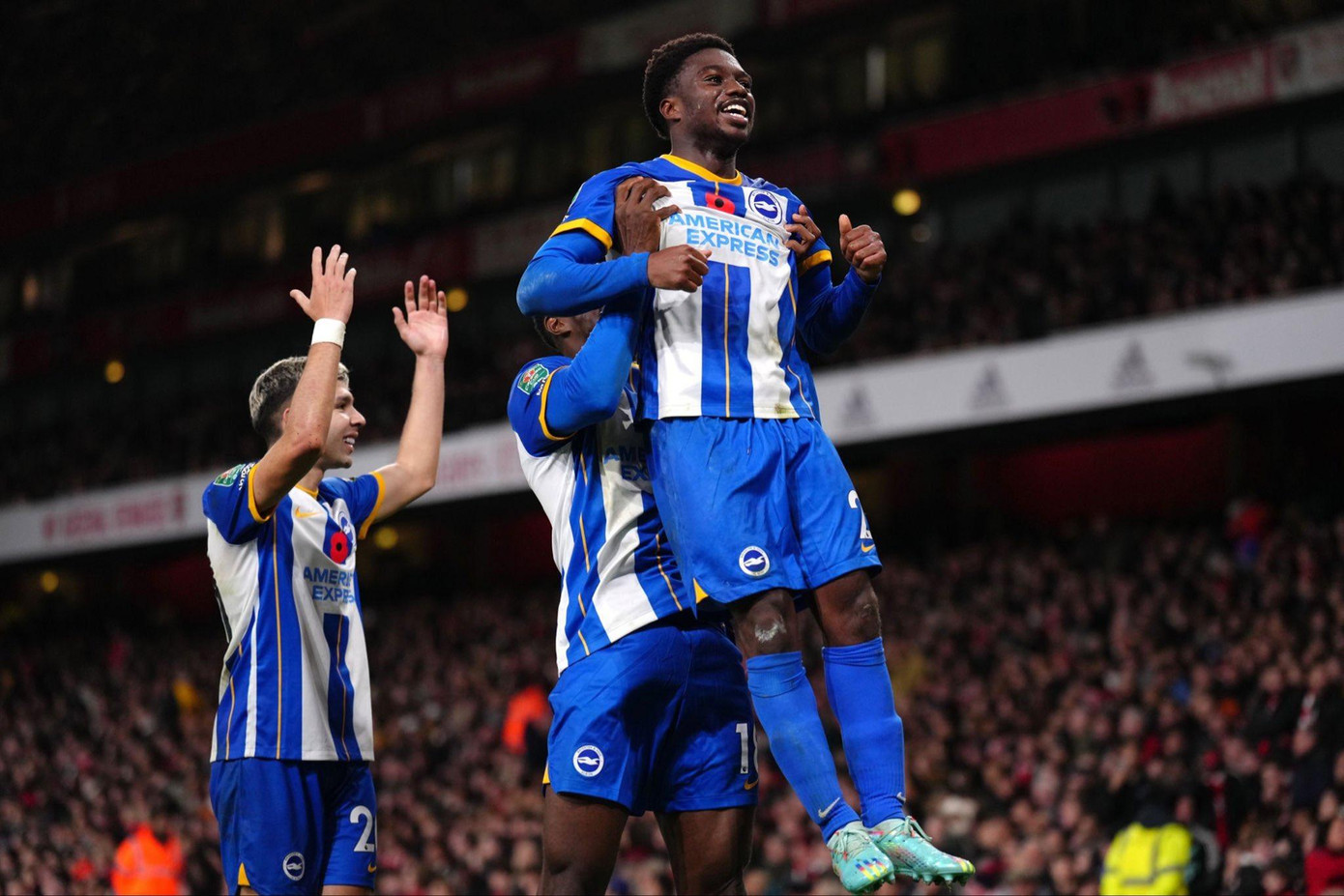 Lamptey là người ấn định thắng lợi cho Brighton