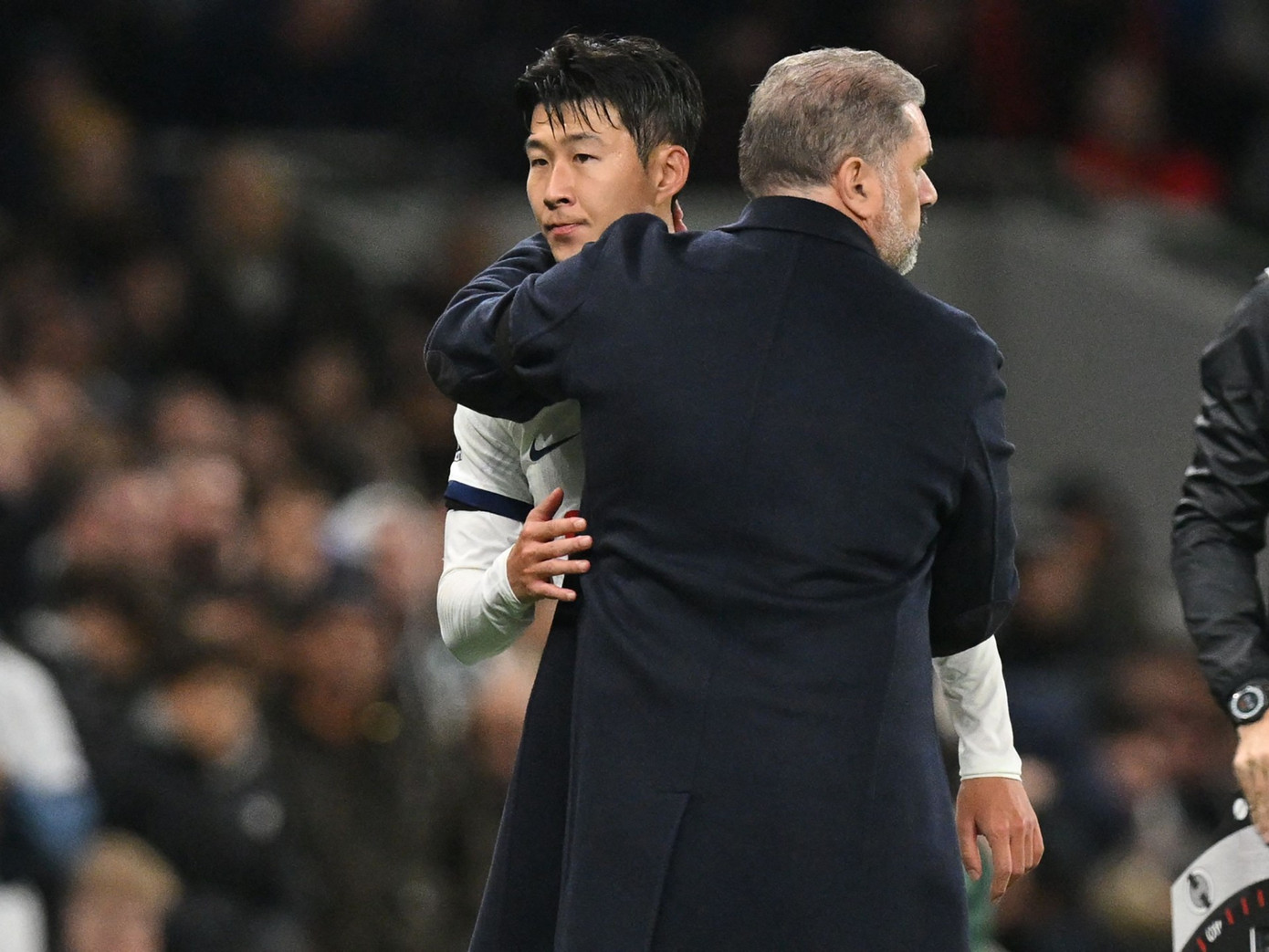 Tottenham đã có mặt ở Australia để chiều lòng NHM