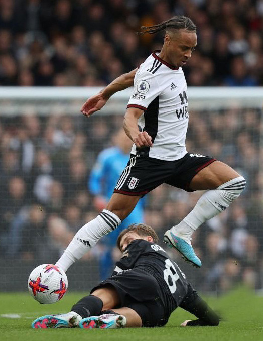 Đại thắng Fullham, Arsenal vững ngôi đầu ảnh 15