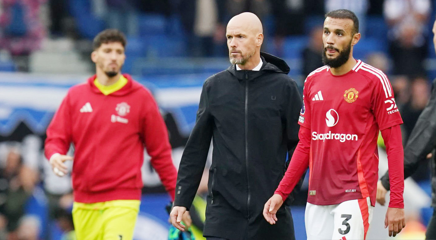 Ten Hag vẫn đang loay hoay xây dựng một hàng phòng ngự ổn định