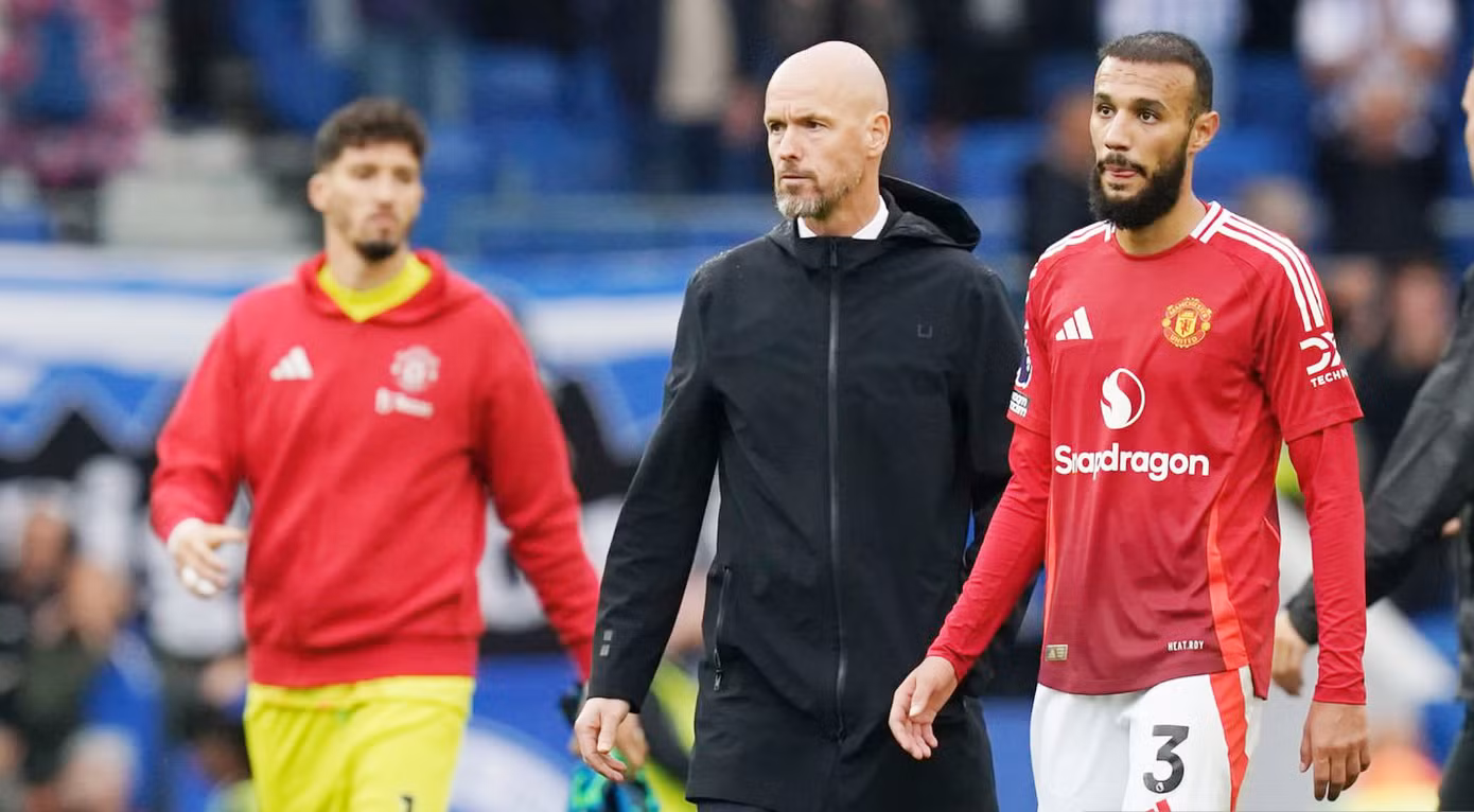 Ten Hag vẫn đang loay hoay xây dựng một hàng phòng ngự ổn định
