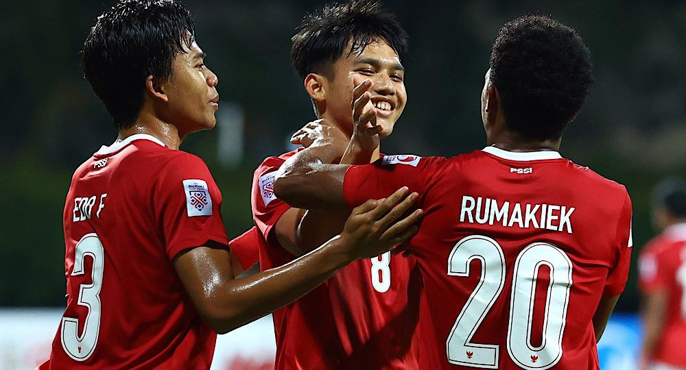 Indonesia ghi bàn dễ dàng nhưng cũng để thua các pha bóng khá đơn giản