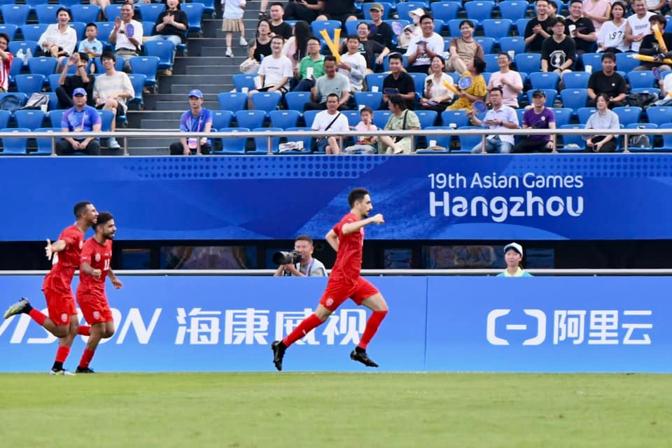 Abdulaziz ăn mừng bàn mở tỷ số Abdulaziz ăn mừng bàn mở tỷ số