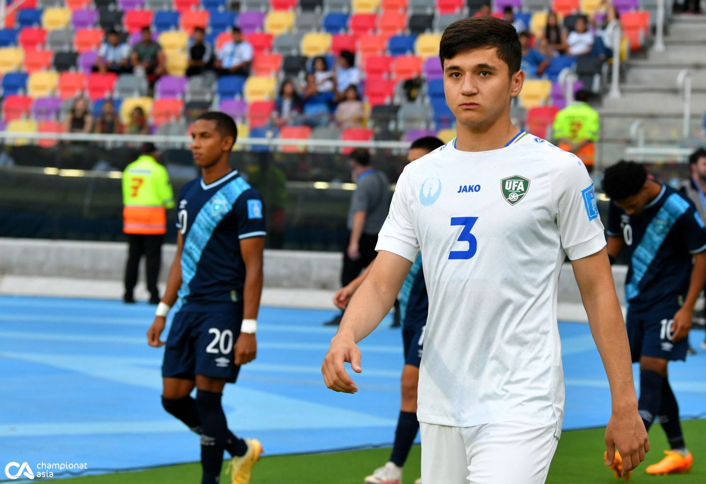 Khusanov Abdukodir, cầu thủ số 3 của Uzbekistan, là tâm điểm tranh cãi lúc này