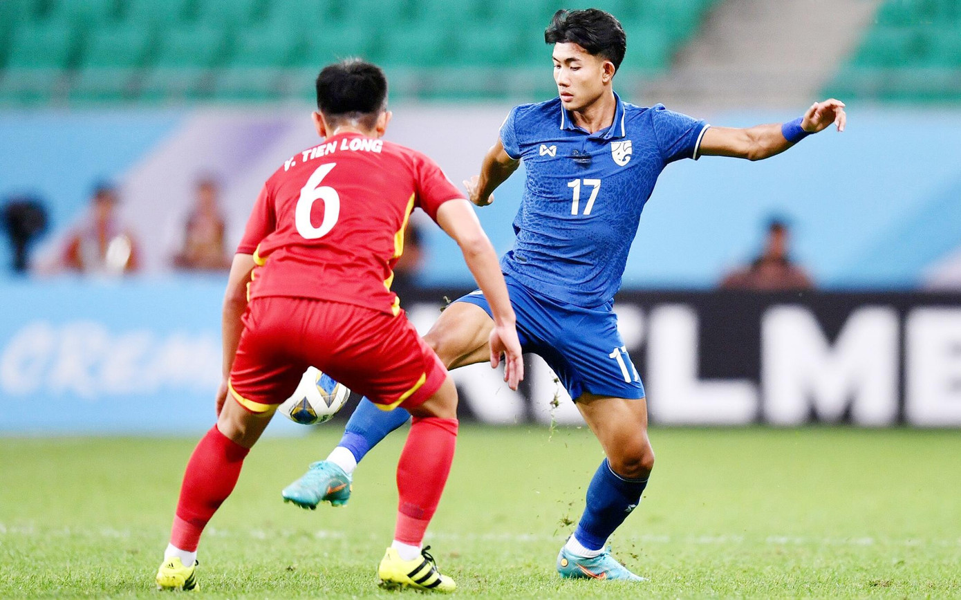 Thái Lan gặp khó trước sự đeo bám quyết liệt của U23 Việt Nam Thái Lan gặp khó trước sự đeo bám quyết liệt của U23 Việt Nam