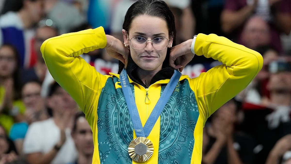 Kaylee McKeown đã được nâng lên từ vị trí thứ 4 giành HCĐ