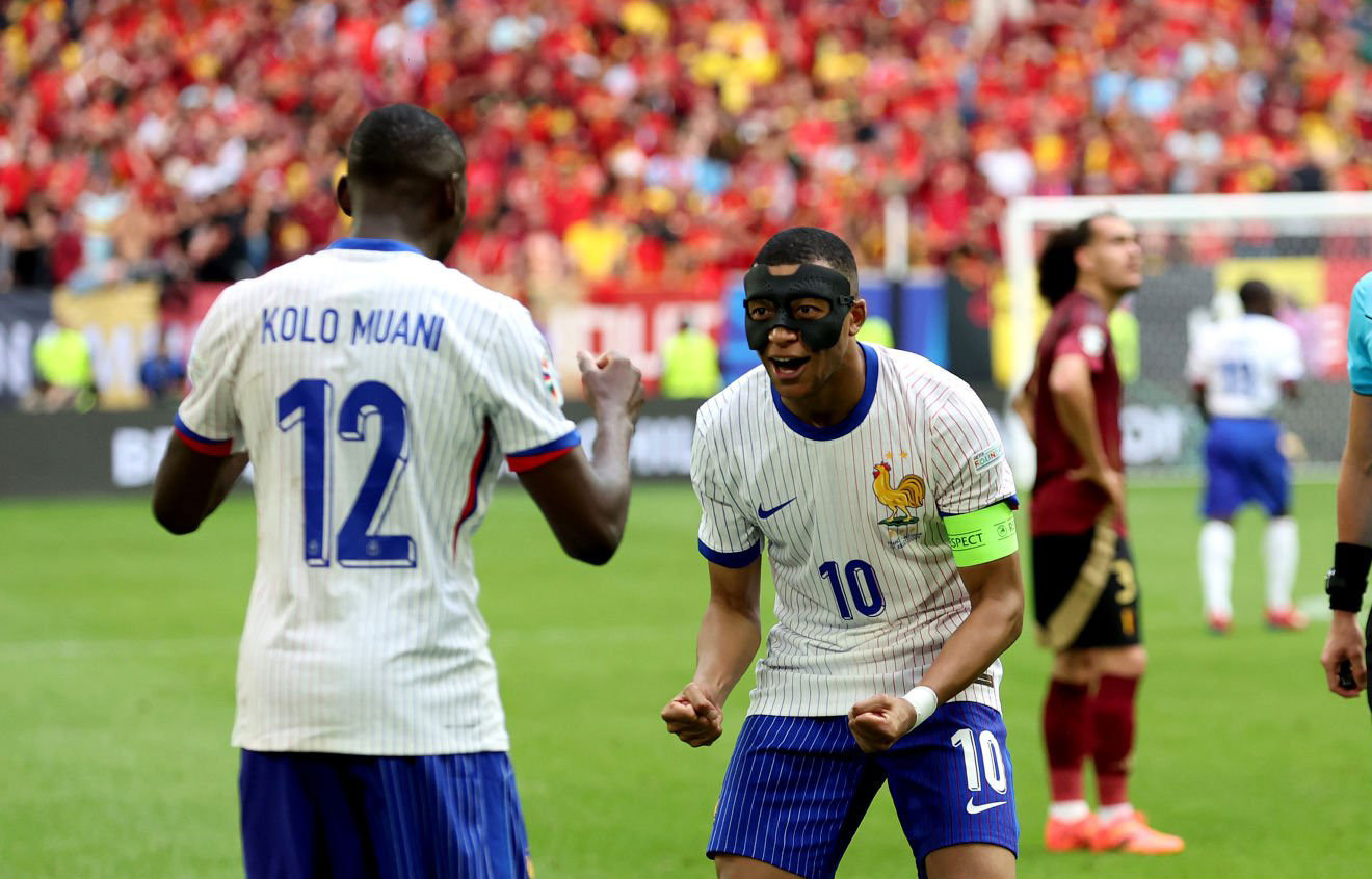 Pháp nhọc nhằn vượt qua Bỉ nhờ bàn phản lưới muộn ảnh 29 Pháp nhọc nhằn vượt qua Bỉ nhờ bàn phản lưới muộn ảnh 29