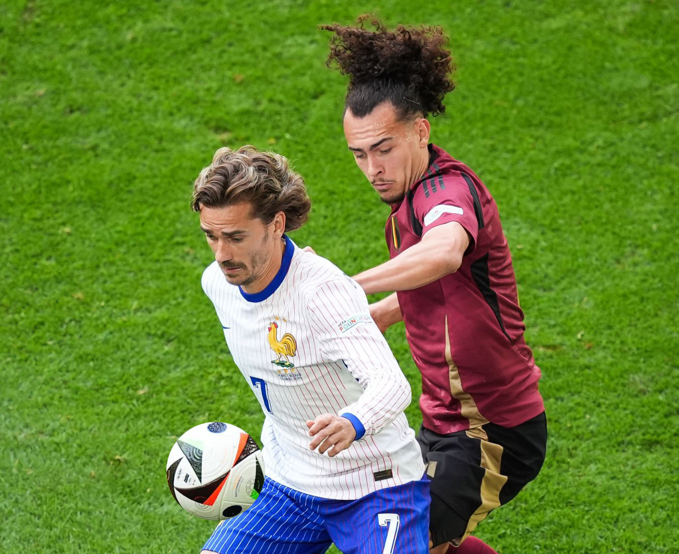 Pháp nhọc nhằn vượt qua Bỉ nhờ bàn phản lưới muộn ảnh 13 Pháp nhọc nhằn vượt qua Bỉ nhờ bàn phản lưới muộn ảnh 13