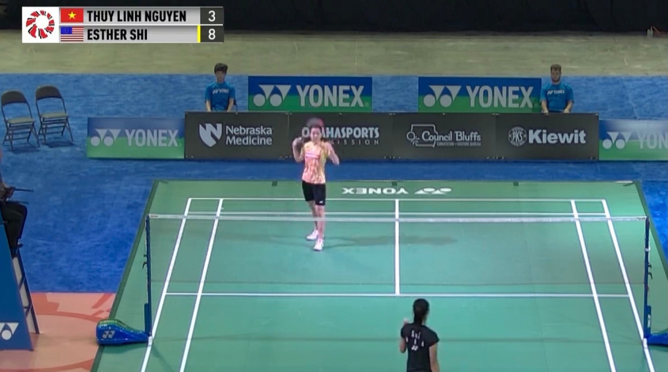 Thuỳ Linh để cho đối thủ lên điểm vì liên tiếp đánh cầu ra ngoài