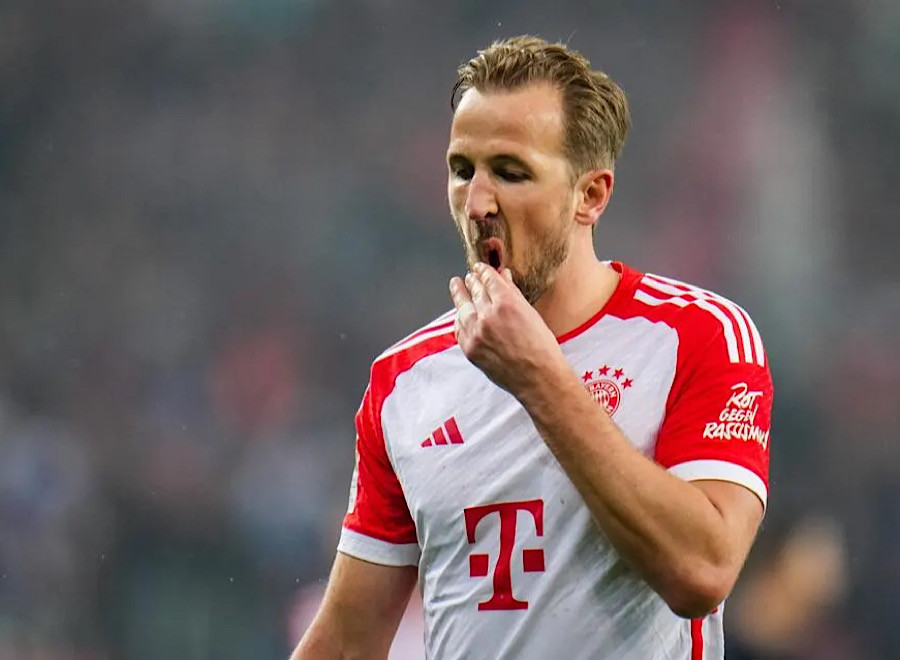 Kane bất lực chứng kiến đội nhà thảm bại