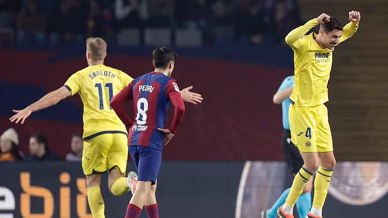 Barcelona bất lực nhìn đối thủ ăn mừng