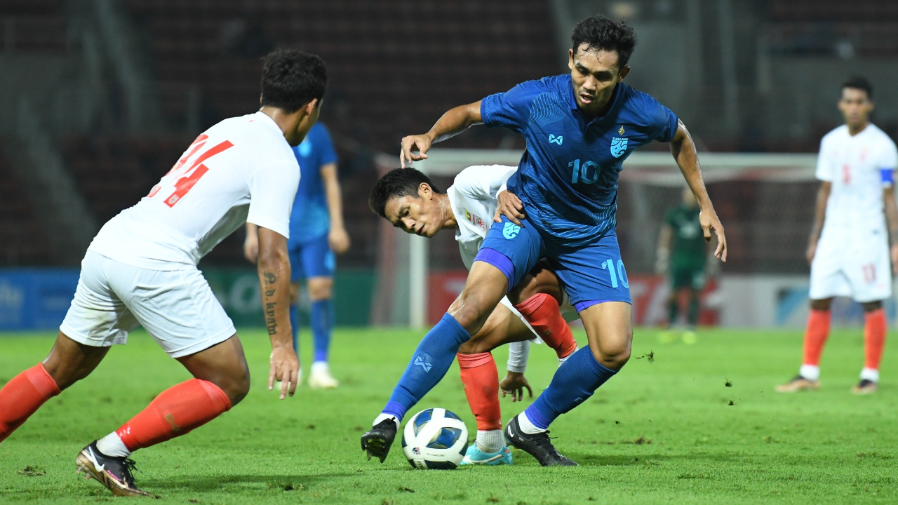 Dangda dễ dàng ghi 2 bàn để giúp đội nhà thắng đậm