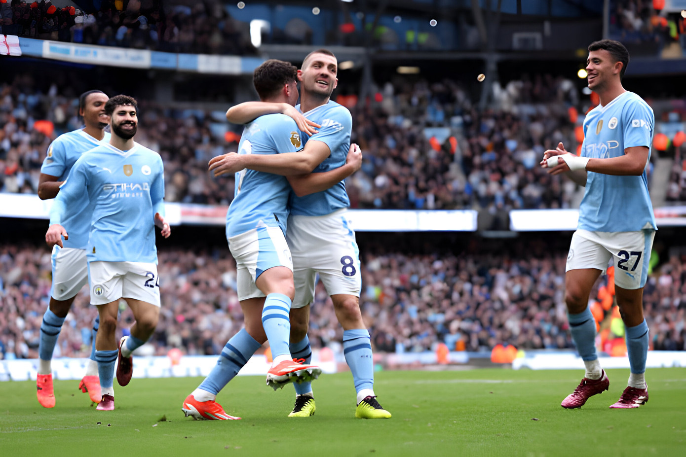 Đại thắng Luton, Manchester City chiếm ngôi đầu giải Ngoại hạng ảnh 17